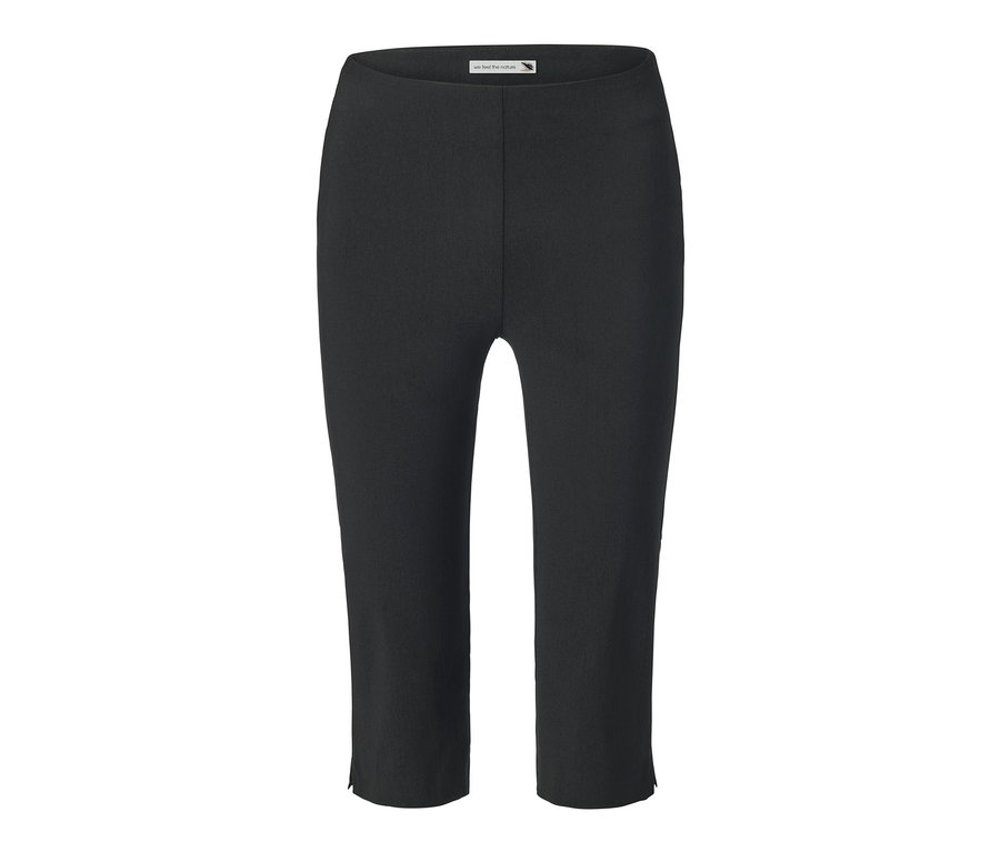 Beyaz bir arka planda siyah bir 3/4 streç pantolon.