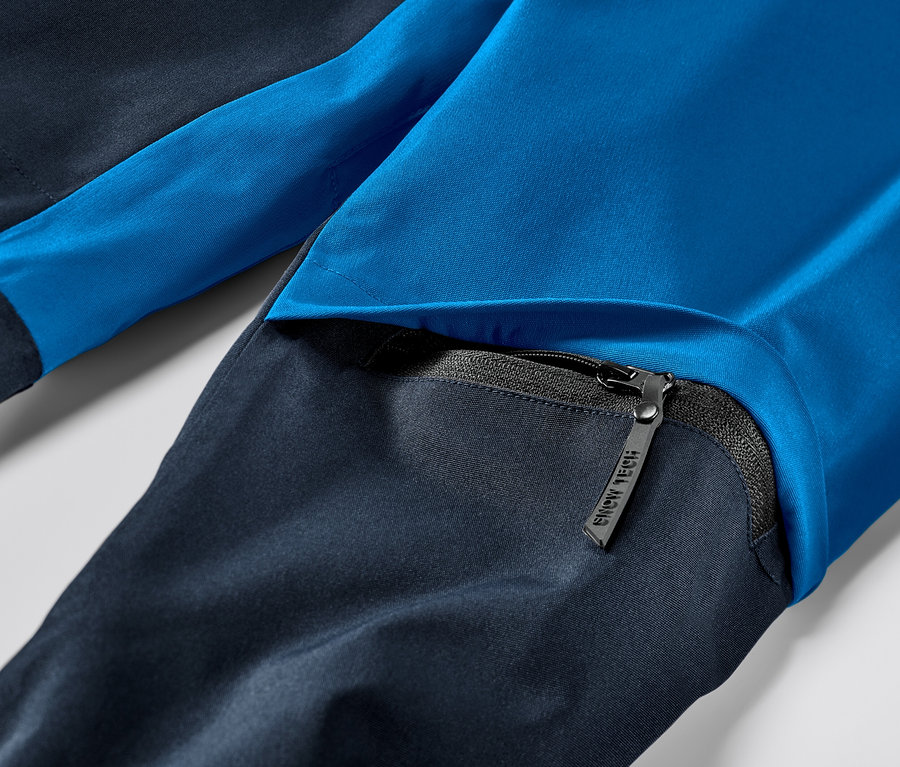 Fermuarlı mavi kayak montu detayı