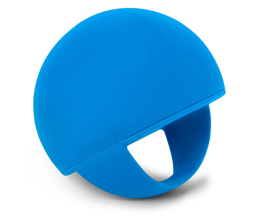 Tek tarafinda açıklığı olan mavi, yuvarlak bir nesne.