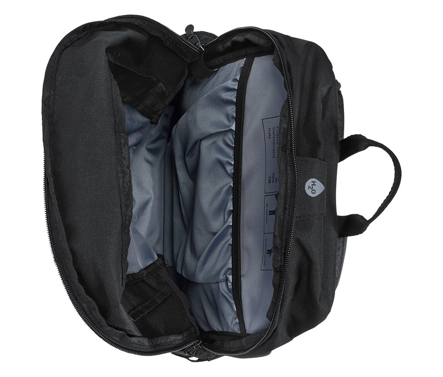 İçi gri astarlı, açık, siyah sırt çantası.