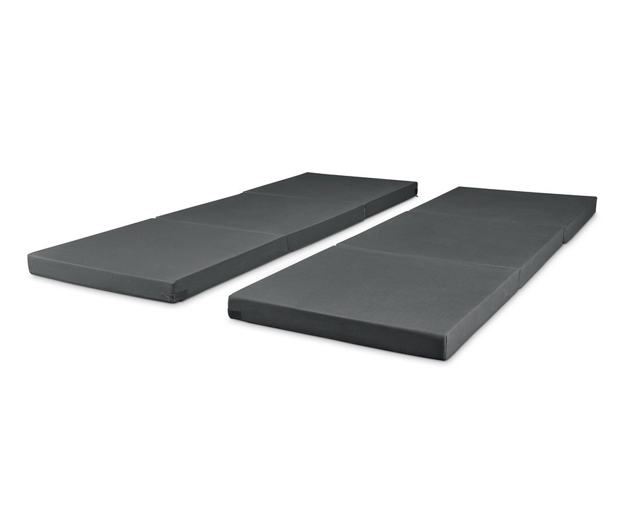 İki adet açılmış gri çift kişilik misafir yatağı.