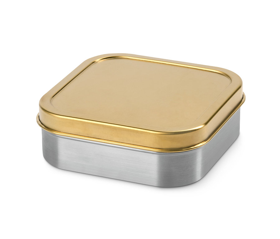 Altın kapaklı ve gümüş tabanlı taşınabilir yemek kutusu.