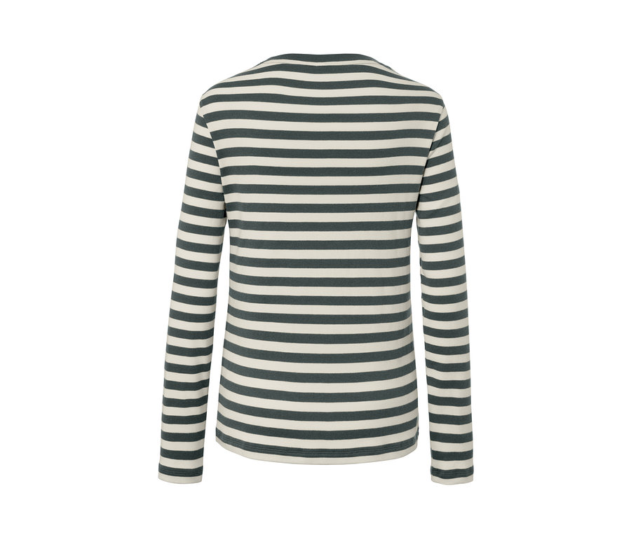 Çizgili, uzun kollu bir tişörtün arka görünümü.