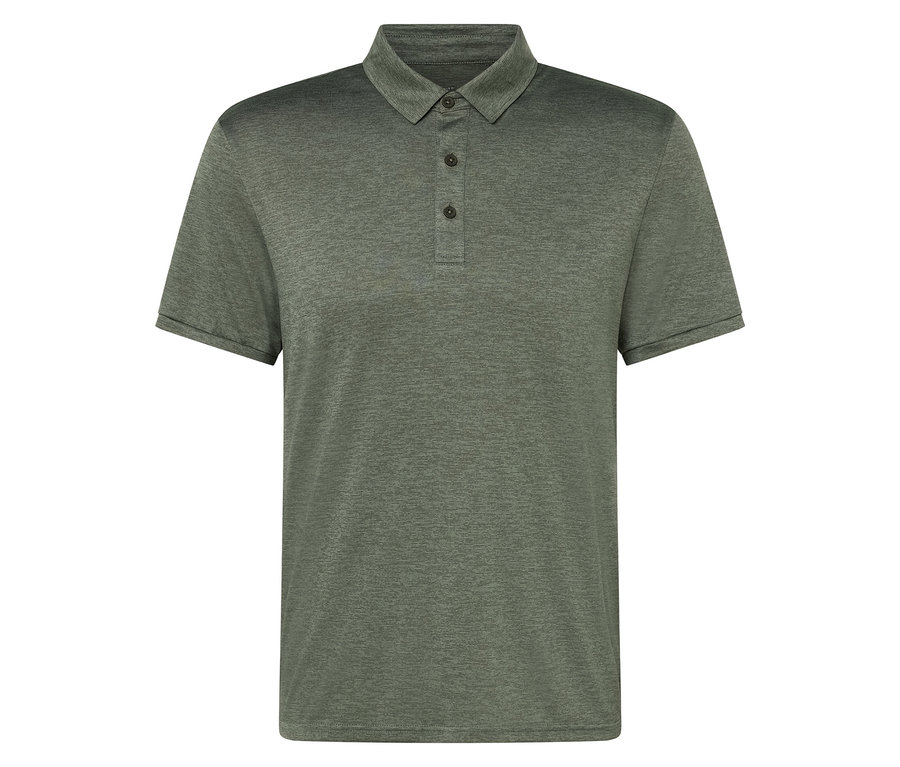 Üç düğmeli yeşil polo tişört.