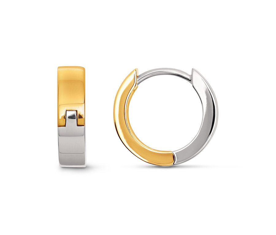 İki halka küpe, biri dik duruyor, diğeri yatay duruyor, her iki küpe de altın ve gümüş renginde.