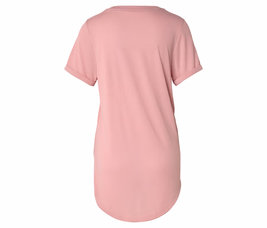 Kısa kollu pembe bir tişörtün arka görünümü.