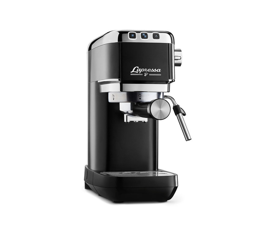 Siyah espresso makinesi.