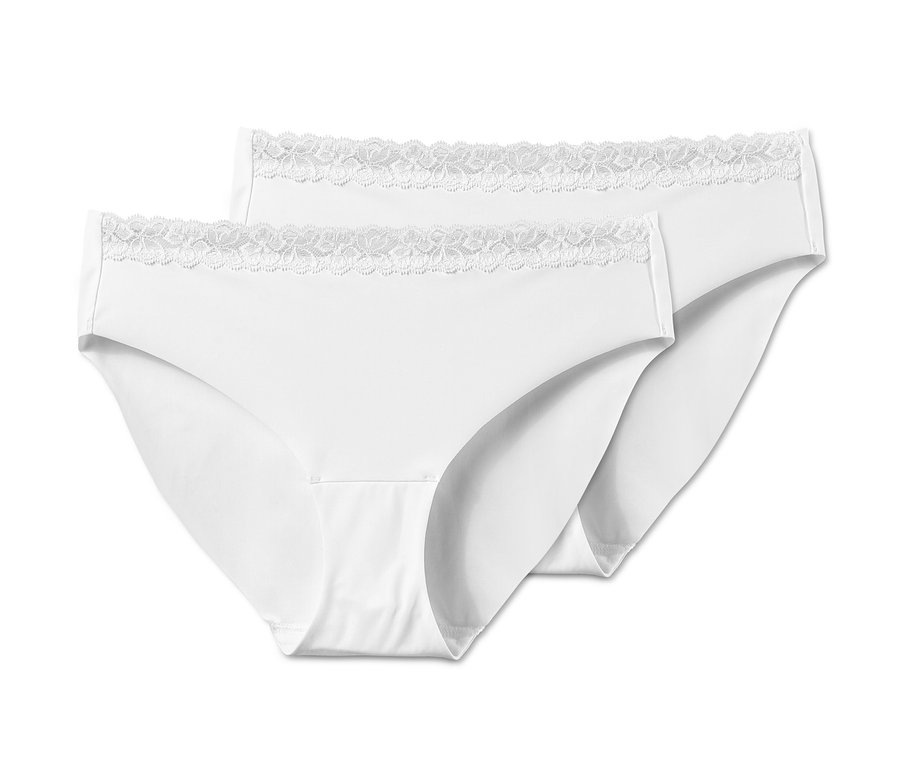 Belişli kısmında dantel detayına sahip iki adet beyaz Magic Cut Slip Külot.