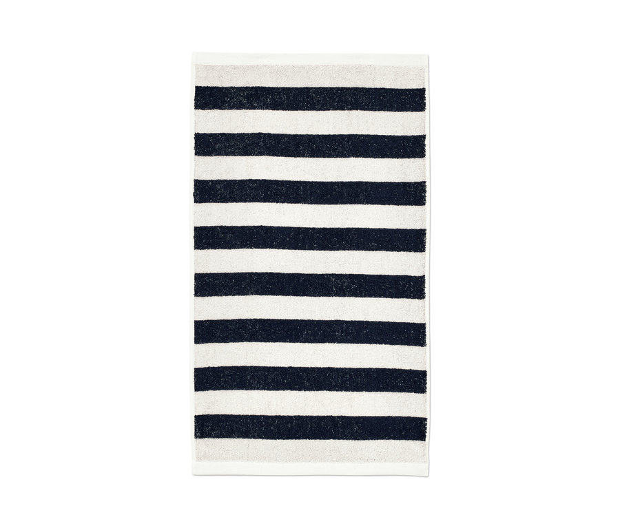 Lacivert-beyaz çizgili 2 adet havlu.