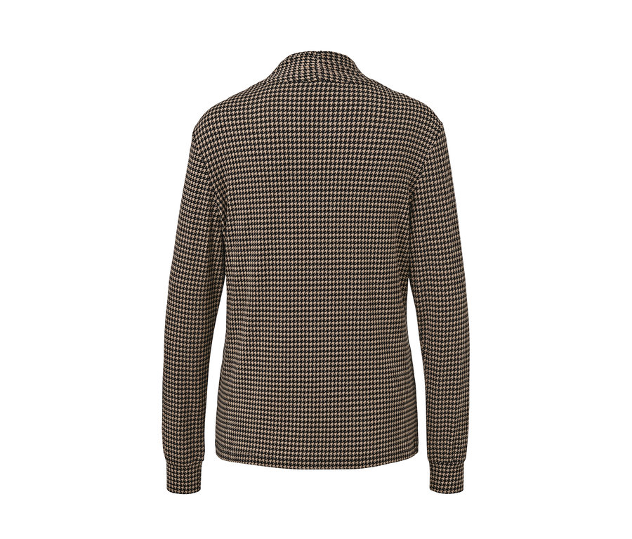 V Yakalı Baskılı Bluzun arka görünümü.