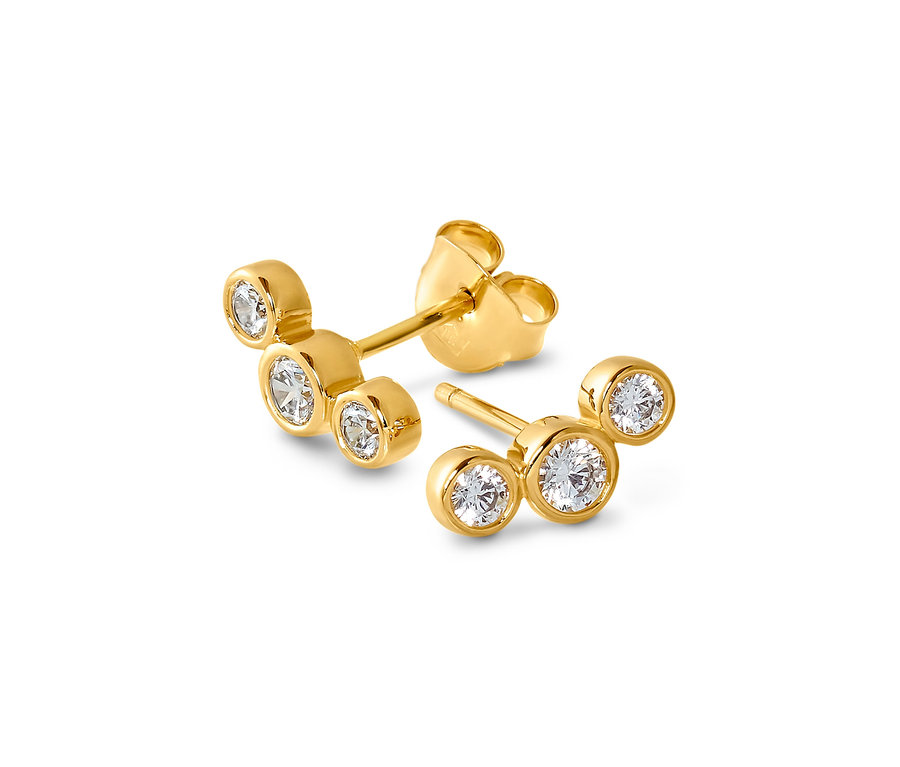 Şeffaf taşlı iki altın küpe.