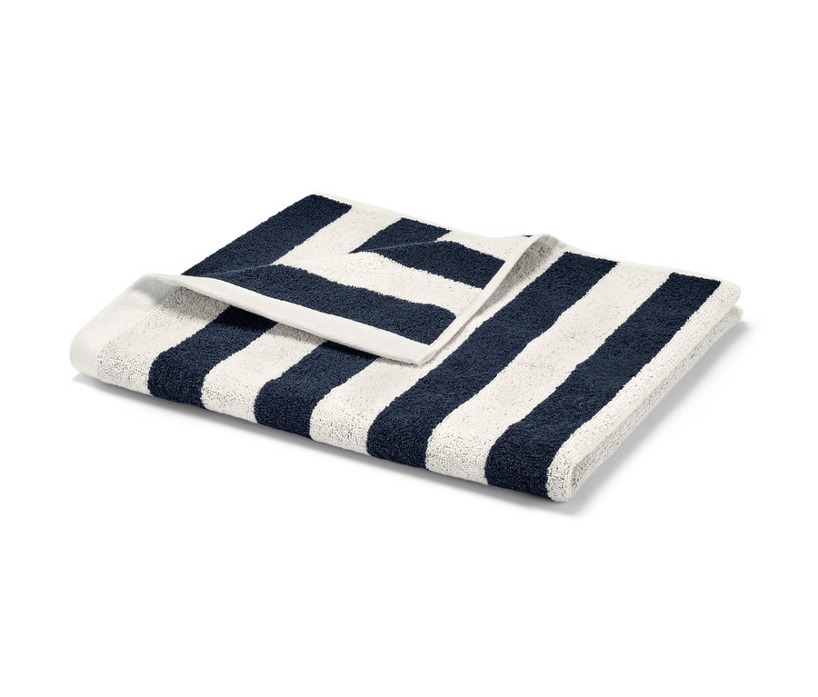 Katlanmış, Lacivert-Beyaz Çizgili Banyo Havlusu.