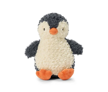 Oturan ve öne bakan tüylü bir peluş penguen oyuncağı. Koyu gri başı ve sırtı, krem rengi karnı, küçük siyah gözleri, turuncu gagası ve turuncu perdeli ayakları var.