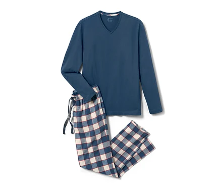 Lacivert kareli flanel pijama, uzun kollu üst ile birlikte.