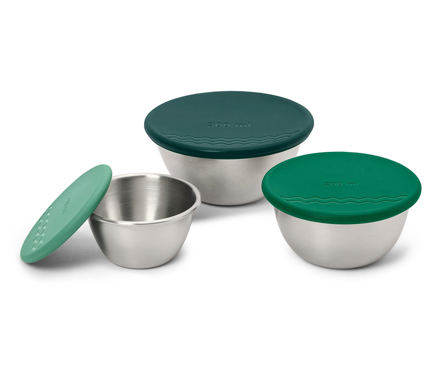 Kapalı üç adet paslanmaz çelik kase: ikisi yeşil, biri koyu yeşil renginde.