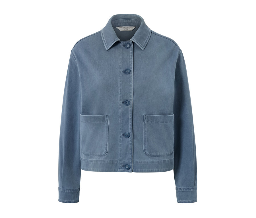 Düğmeli ve cepli, mavi kot görünümlü jarse ceket.