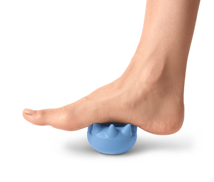 Ayak, mavi baldır ve ayak çalıştırıcısının üzerinde.