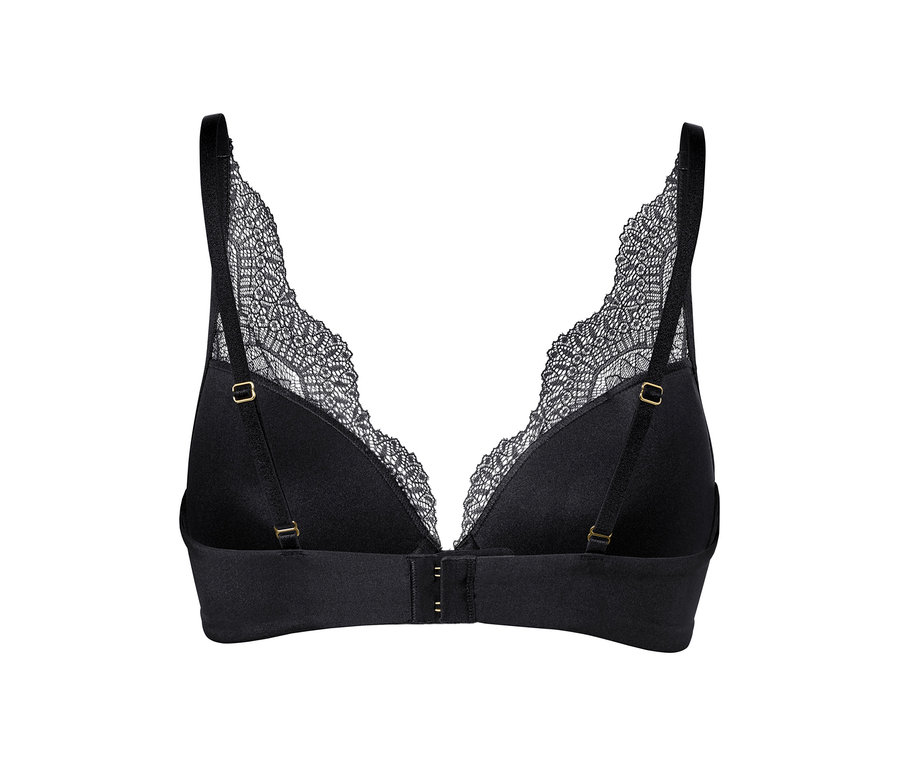 Siyah dolgulu sütyen.