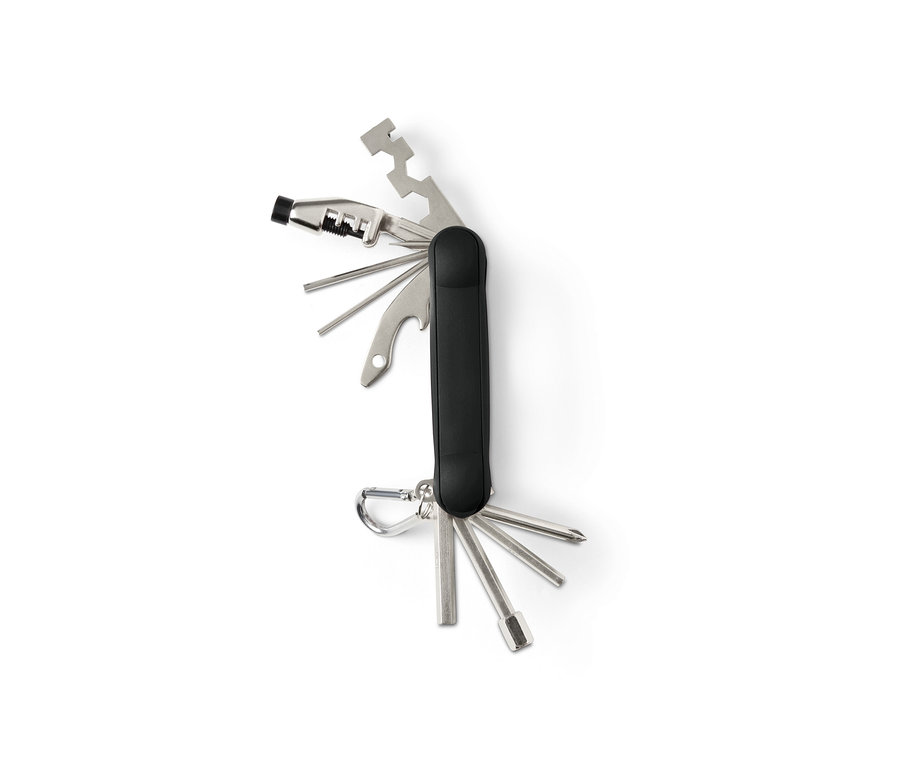 Siyah saplı ve gümüş rengi aletlere sahip, açılmış Çok Fonksiyonlu Bisiklet Aleti.