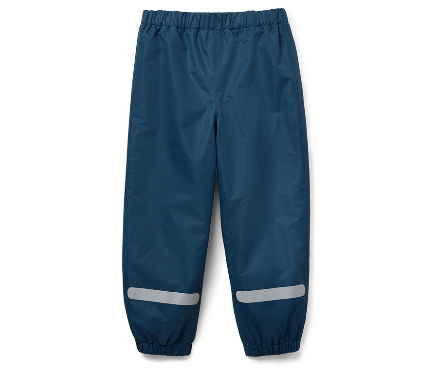 Lastikli belli ve paçalarında reflektörlü şeritler bulunan mavi yağmur pantolonu.