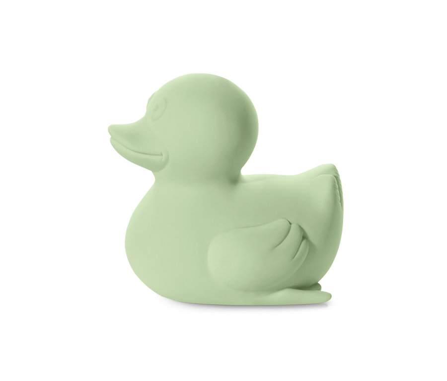 Beyaz arka planda duran küçük, yeşil banyo ördeği.