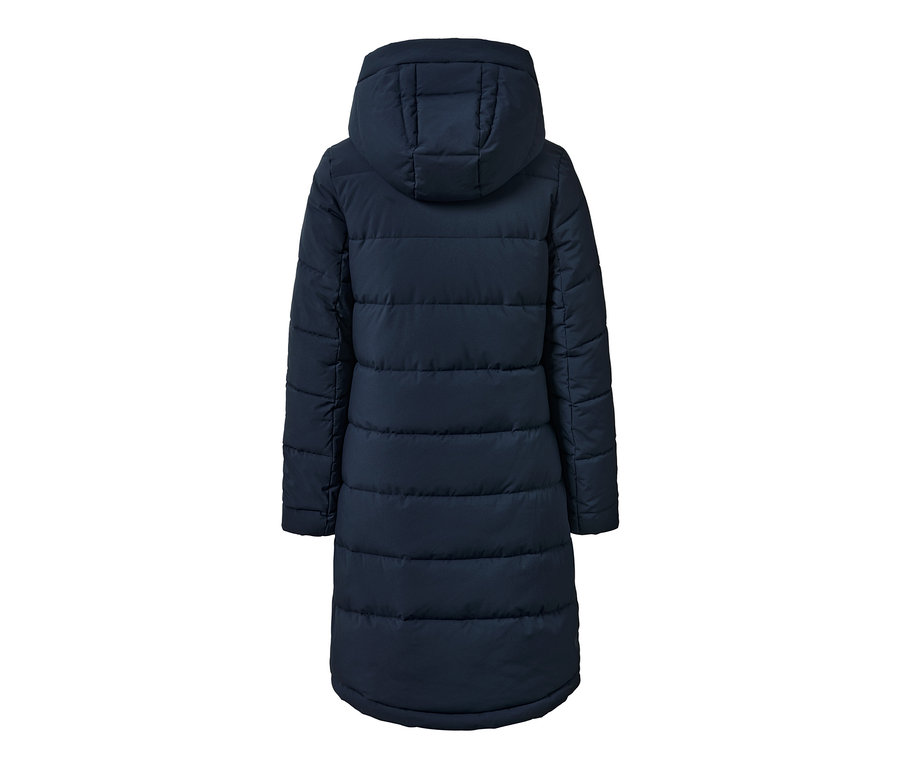 Arkadan görünümü mavi kapitone mont.