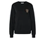 Göğsünde küçük bir kalp olan siyah sweatshirt.