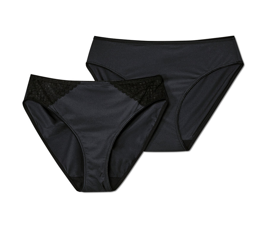 İki adet siyah slip külot.