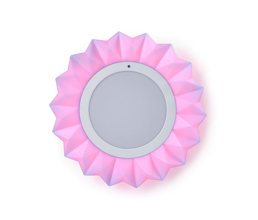 Pembe, katlanmış, dekoratif kenarlı bir LED Duvar ve Tavan Lambası'nın yakın çekimi.