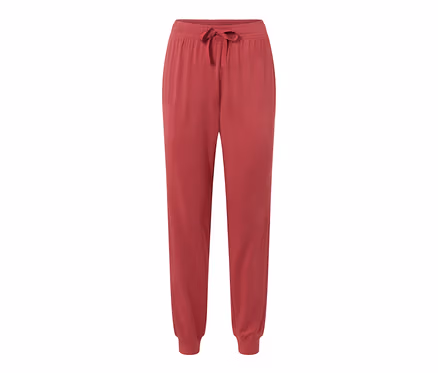 Büzgülü kırmızı bir pijama altı.