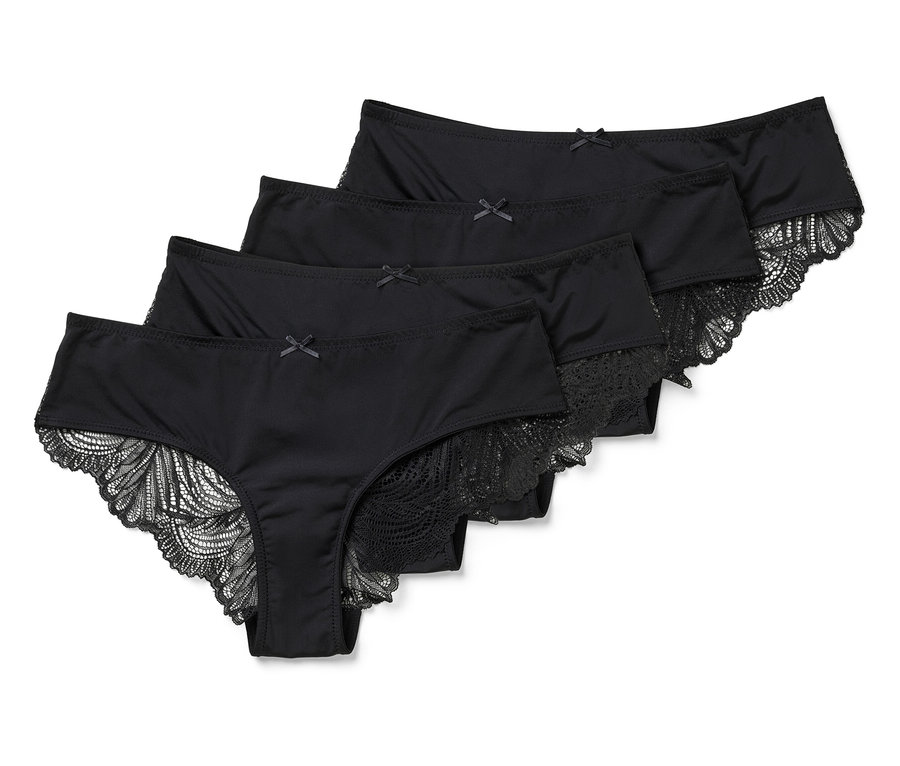 Dört adet dantelli siyah Brezilya kesim külot.