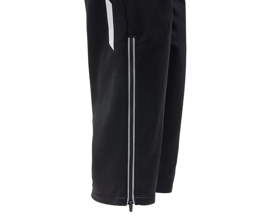 Bir antrenman pantolonunun detayı.