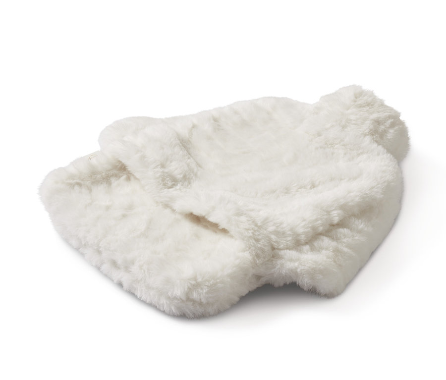 Beyaz bir ayak ısıtıcı