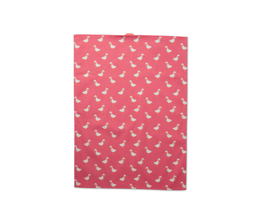 Pembe renkli, üzerinde beyaz kaz deseni olan mutfak bezi.