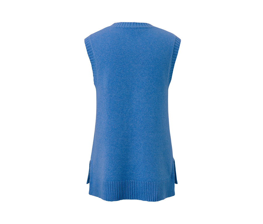 Mavi renkli, saç örgüsü motifli süveter.