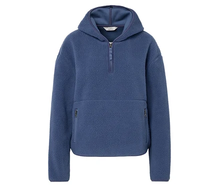 Mavi renkli, kapüşonlu ve cepli polar sweatshirt.
