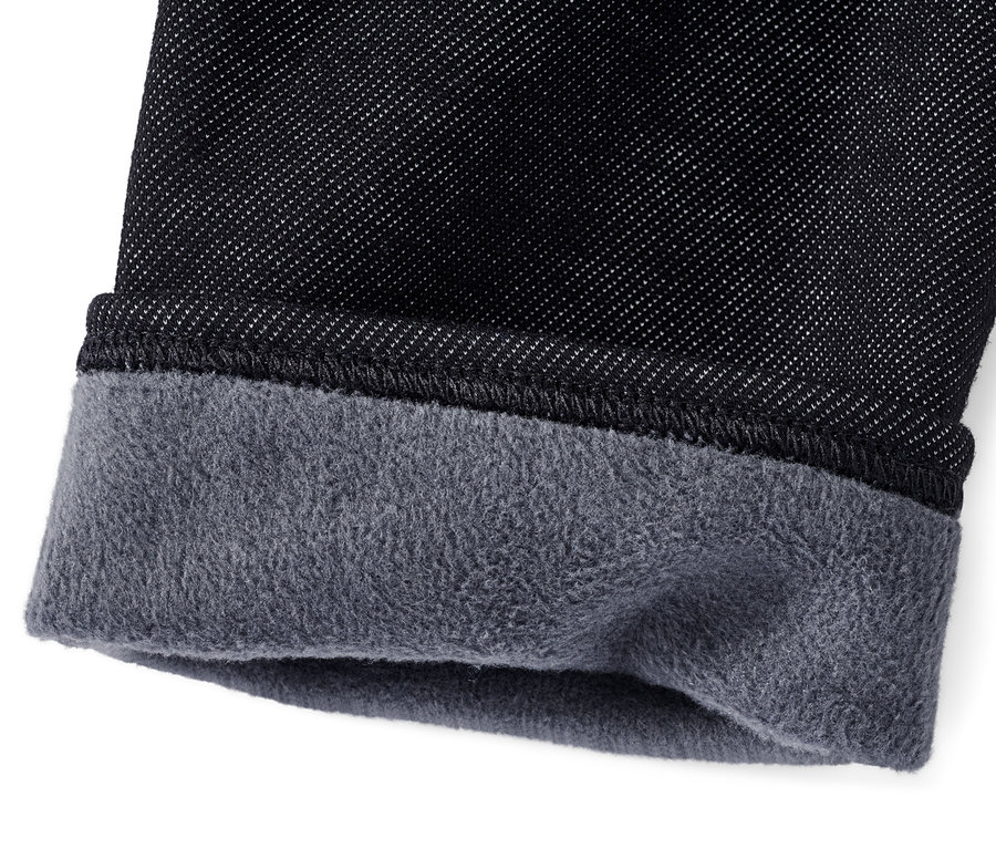 Jean görünümlü şardonlu taytın paça detayı.