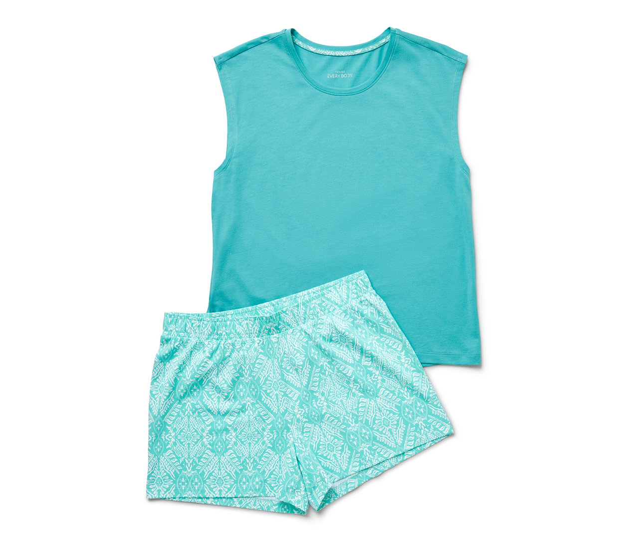 Turkuaz kısa pijama takımı, kolsuz üst ve desenli şorttan oluşuyor.