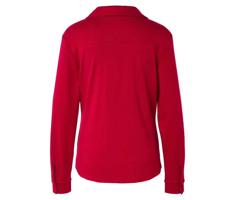 Kırmızı uzun kollu bir gömleğin arka görünümü.