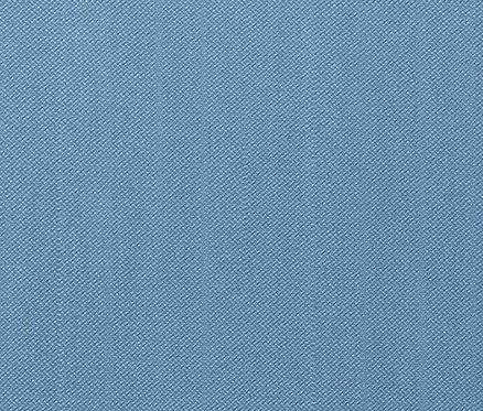 Güneşlikli ve Ayaklıklı Şezlongun mavi kumaşı.