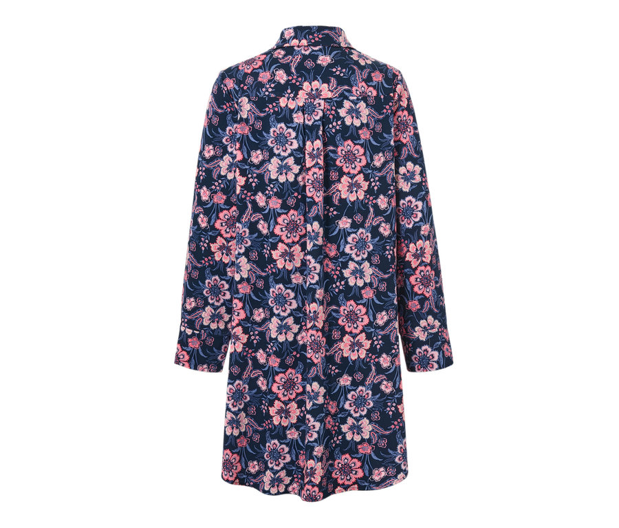 Çiçek desenli dokuma gecelik detayı.