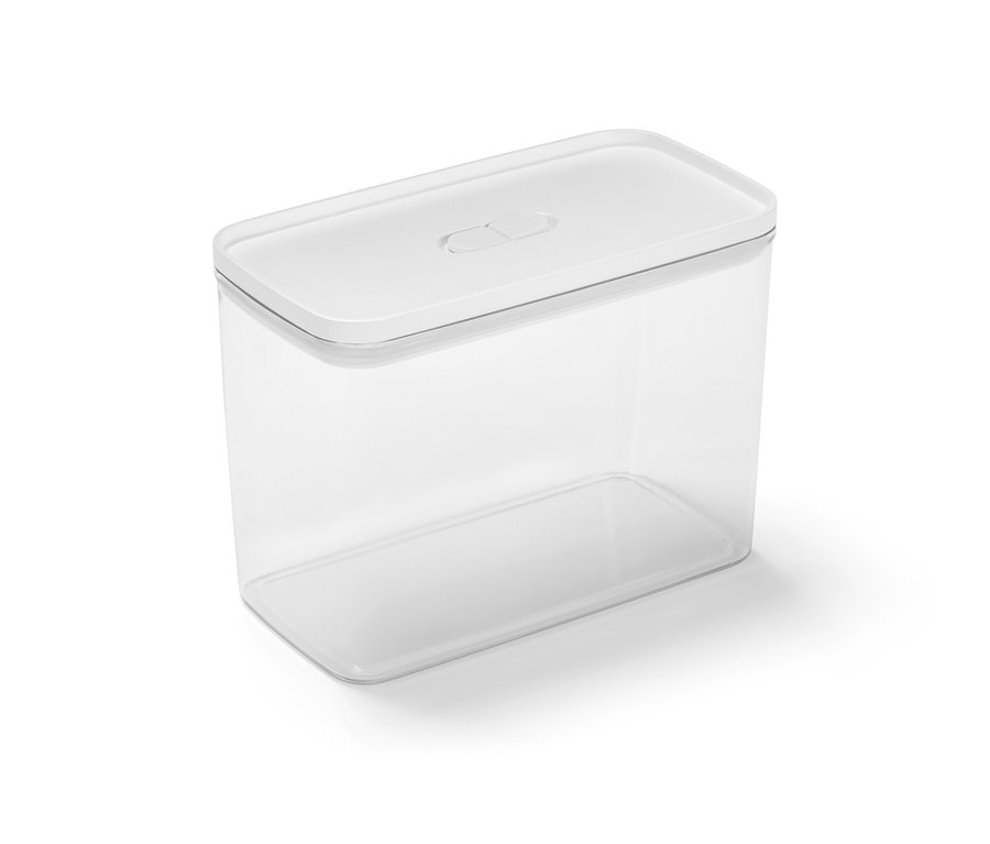 Beyaz kapaklı boş, şeffaf saklama kabı.