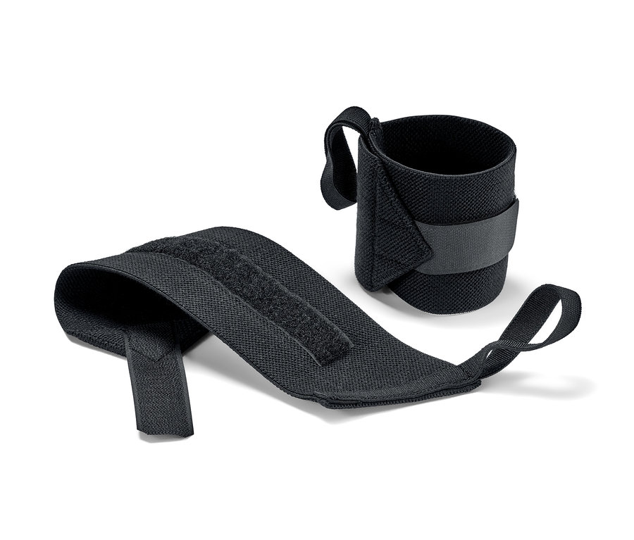 Beyaz bir arka planda duran iki adet siyah fitness el bileği manşeti.