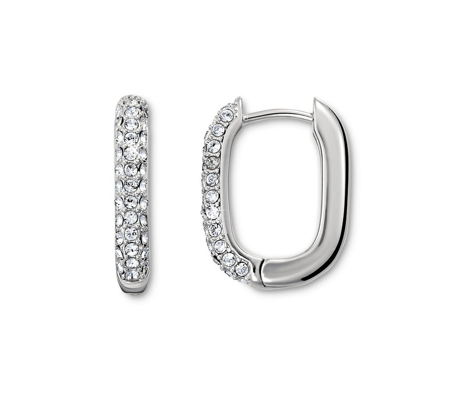 Beyaz bir arka planda yan yana duran iki gümüş rengi, kristal taşlı Iconic Halka Küpe.