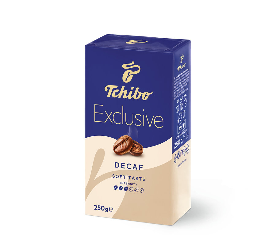 Tchibo Exclusive Decaf 250g öğütülmüş kahve paketi. Paket, Tchibo logosu ve iki kahve çekirdeği ile birlikte koyu mavidir.