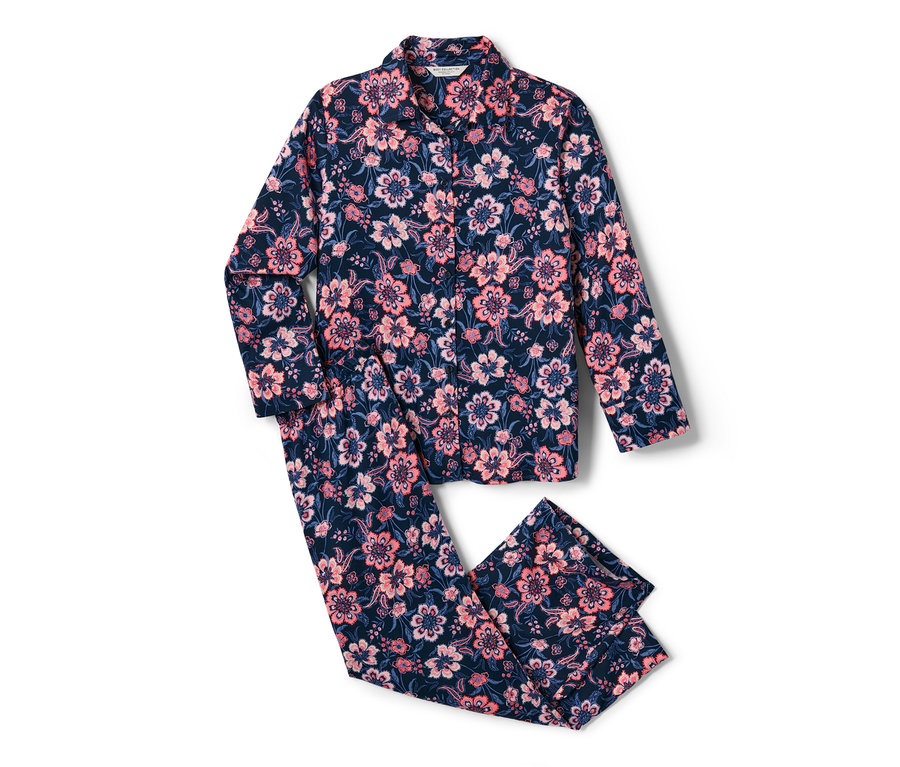 Çiçek desenli dokuma pijama takımı.