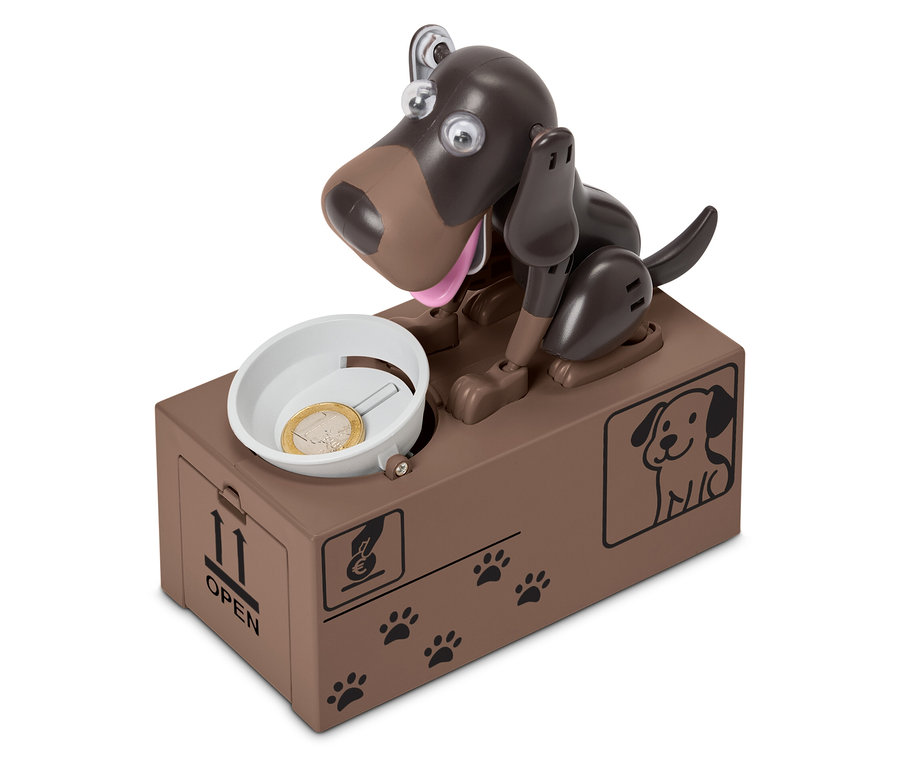Kahverengi mekanik köpek oyuncağı bir kapta para biriktiriyor.