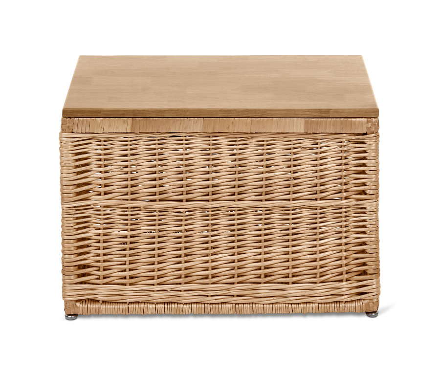 Ahşap kapaklı hasır sandık.