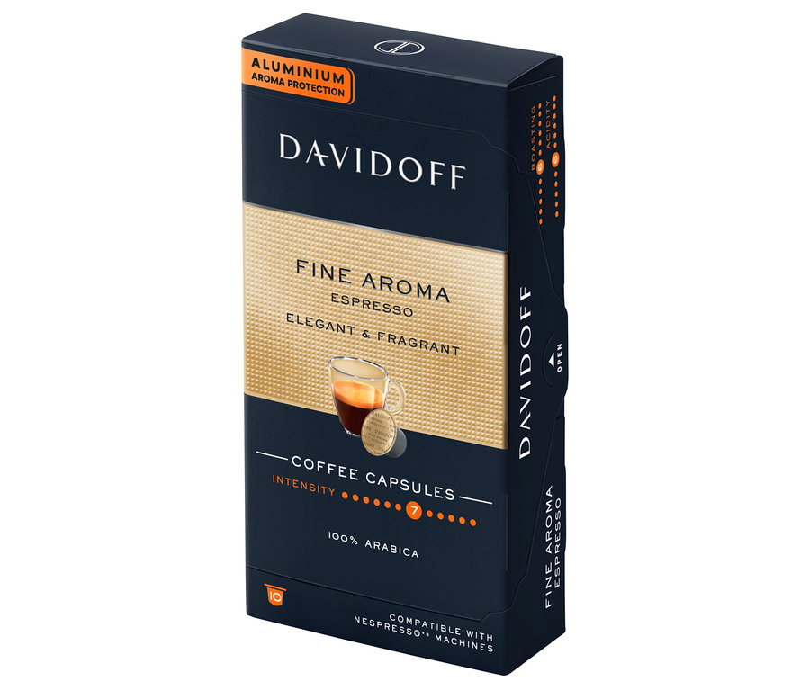 Kahverengi bir fincan kahve resmi olan siyah bir paket Davidoff Fine Aroma Espresso kahve kapsülü.