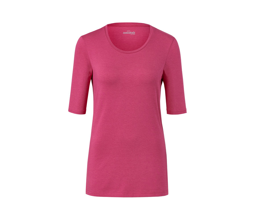 Pembe, kısa kollu pijama takımı.